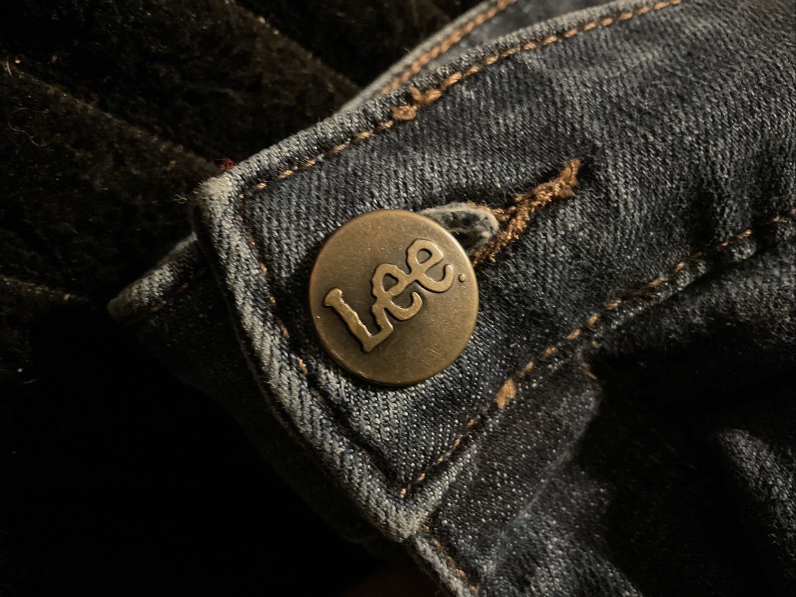 Lee Women's Size 42’ Long Jeans Relaxed Fit Mid Rise Straight Leg 44x 42 image 4