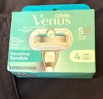 Gillette Venus Extra Smooth Sensitive 5-Blade Cartridges Refill Pack, 4ct