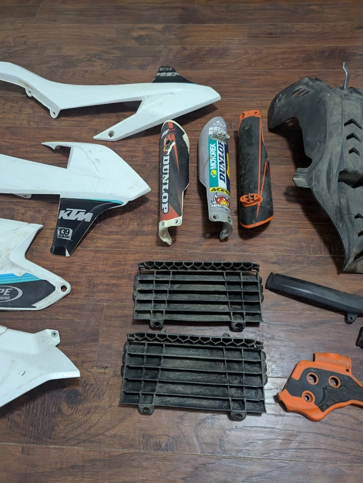 Lote de 17 KTM 250 SX 2017 usado guardabarros de plástico Foto 4 de 4