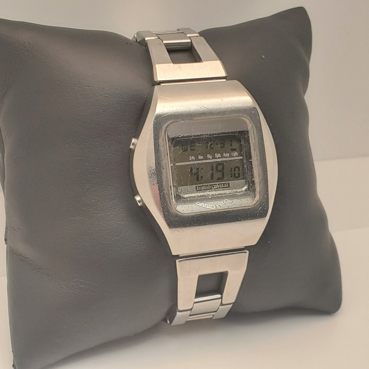 CASIO TRN-110 CASIOTRON liquid CRYSTAL QUARTZ WATCH SILVER