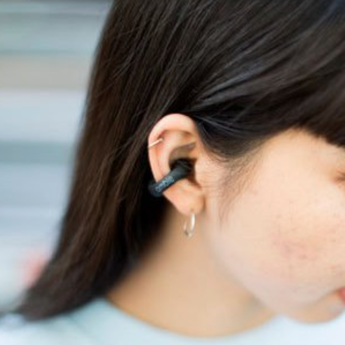 Ambie AM-TW01 Completely Wireless Earphone Sound Earcuffs Ambie AM-TW01 Completely Wireless Earphone Sound Earcuffs