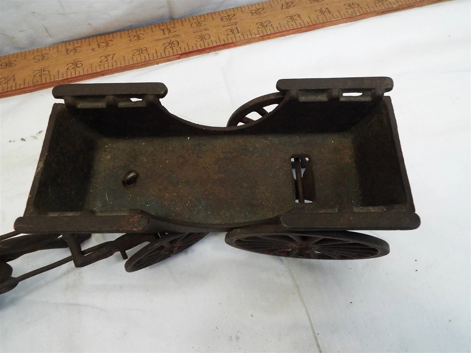 古董铸铁马车越野车玩具车 — 第 3/4 张图片