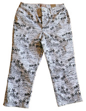 NEW Chico's 1 CARIBBEAN DREAM Summer Girlfriend Capri Women Size 8 Black White