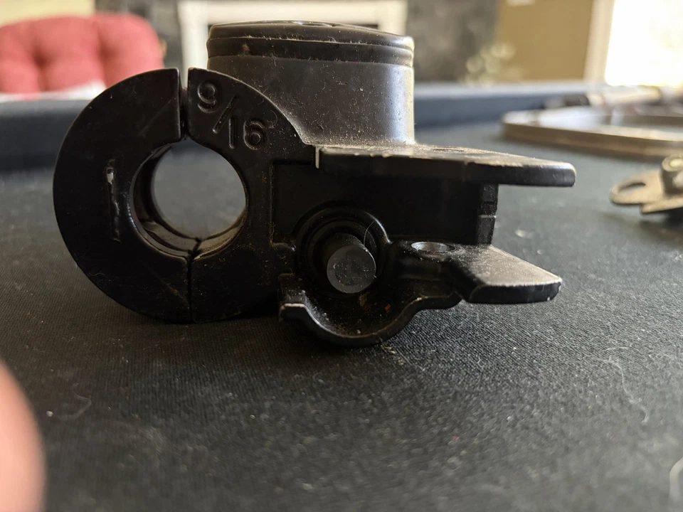 Cilindro maestro de freno delantero Harley-Davidson 9/16′′ diámetro (disco único) depósito Foto 2 de 4