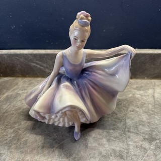 Vintage Royal Doulton "Dancing Years" HN2235 1965 Bone China Top Zustand