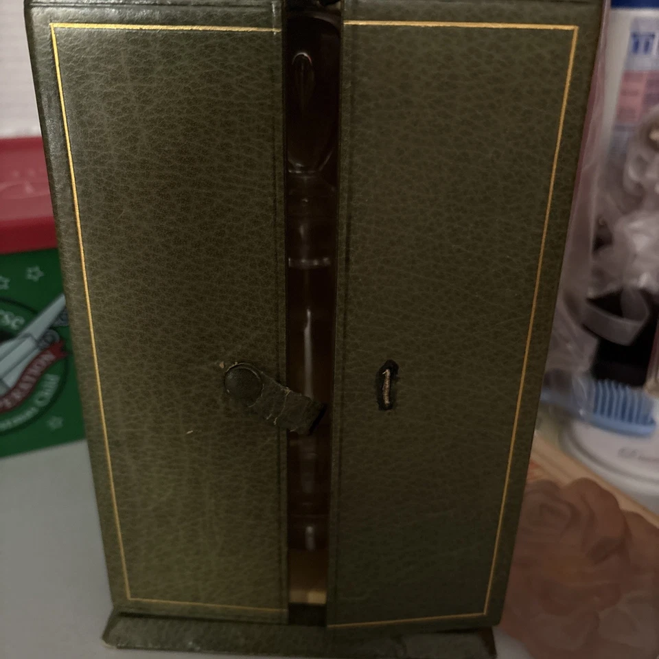 "Botella de perfume vintage firmada con caja de 8"" de alto" Foto 3 de 3