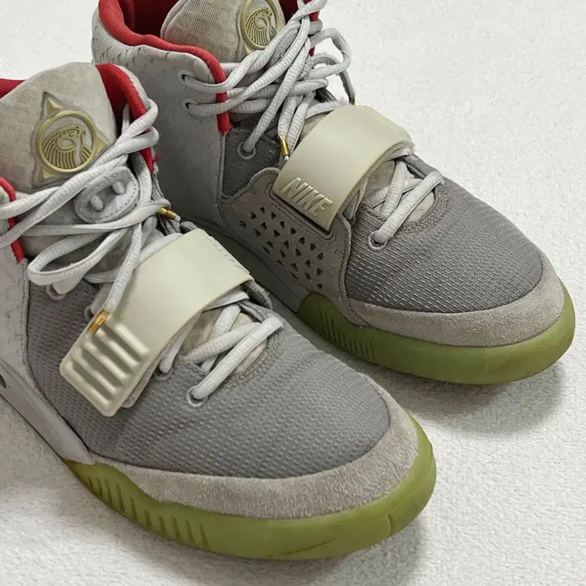 Nike Air Yeezy 2 Pure Platinum Wolf Grey Sneakers US 10 (280) thumbnail 8