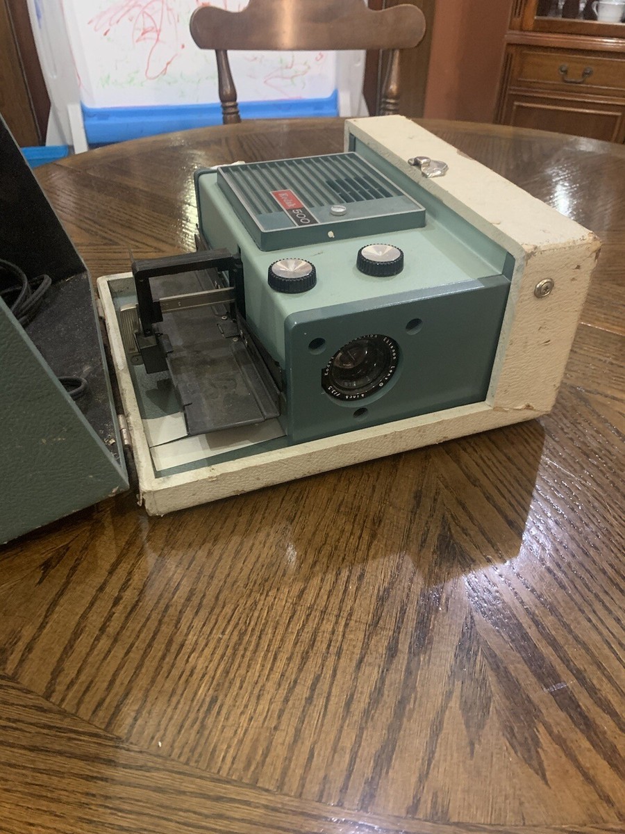 Vintage Kodak 500 Photo 2x2 Slide Projector in Carrying Case Model