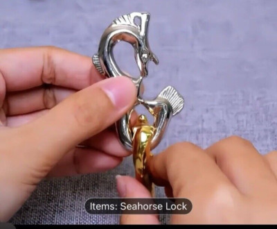 Sea Horse 3D Puzzle Magic Toy Zinc Alloy IQ Model Intelligence Brain Teaser Game