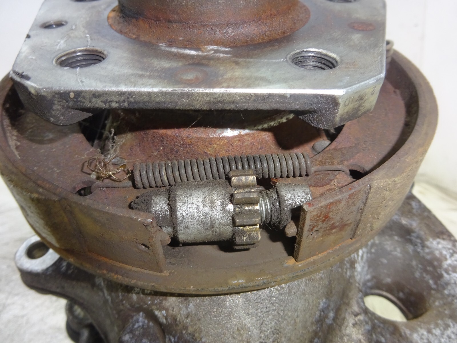 03-07 Maserati Quattroporte Rear Left Driver Spindle Knuckle Hub OEM DE2209190