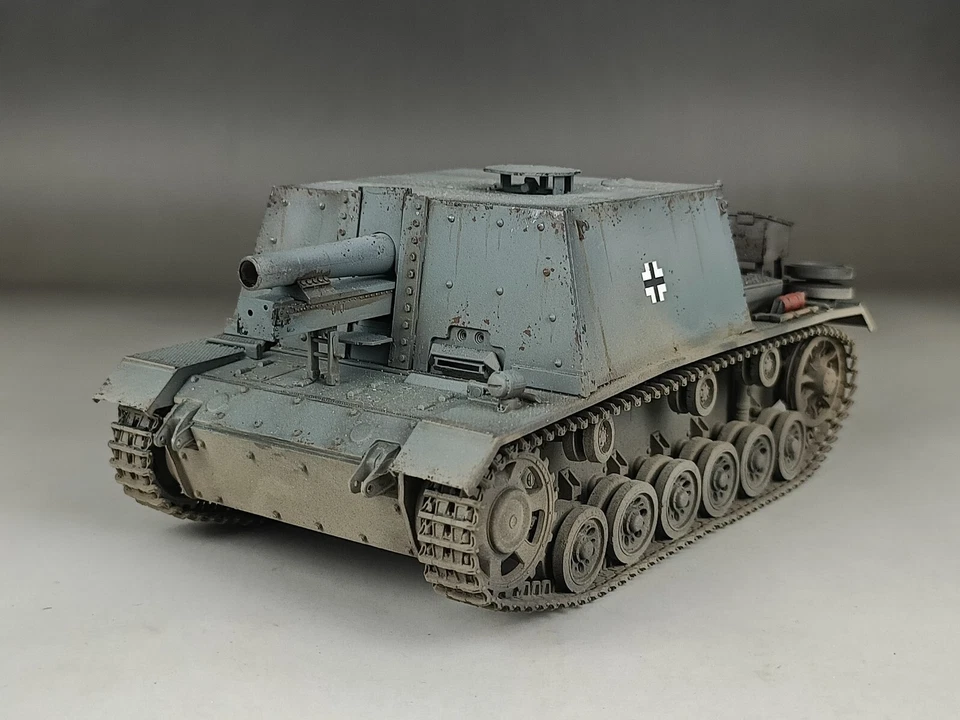 1/35 Built WWII German Sturmpanzer III 15cm sIG 33 Assault Gun Model - Image 3 of 4