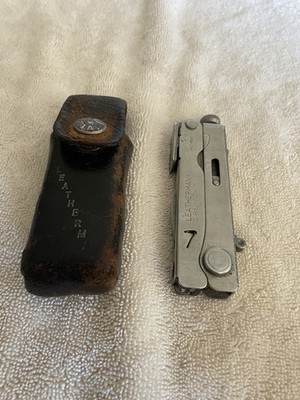 LEATHERMAN -  LEATHERMAN TOOL CRUNCH（クランチ) 皮ケース付き Leatherman Crunch Tool with Leather Case and Gift Tin 68010102K