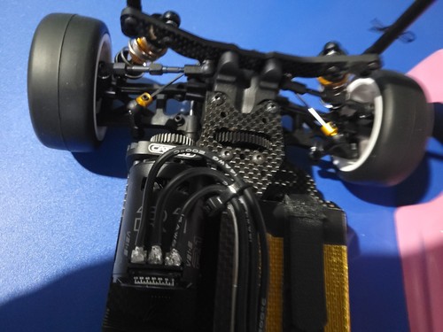 Coche de turismo 1/10 Carten T410r con electrónica - Imagen 8 de 9