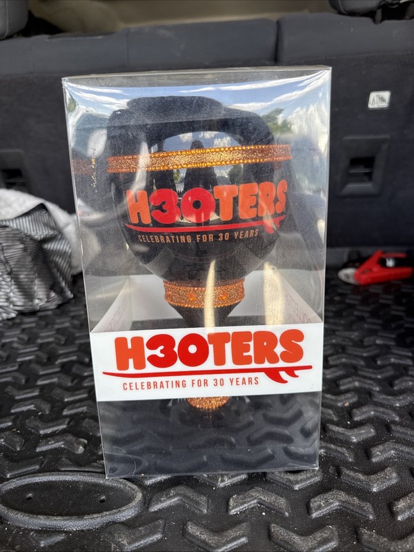 Hooters 30th Anniversary Pimp Cup