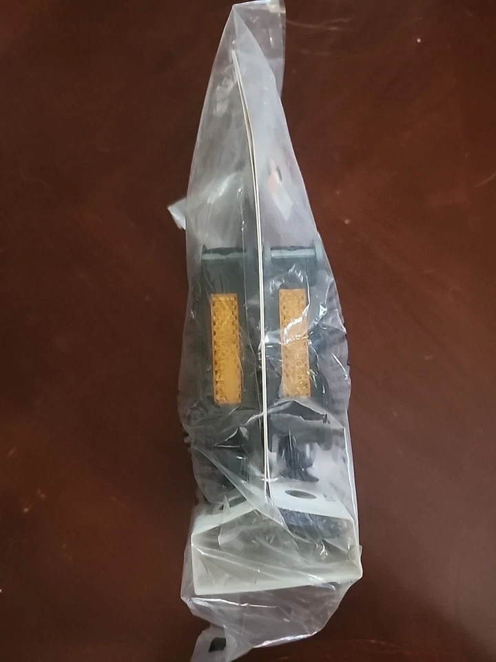 Pedales de bicicleta Schwinn, se adapta a la mayoría de las bicicletas. Foto 2 de 2