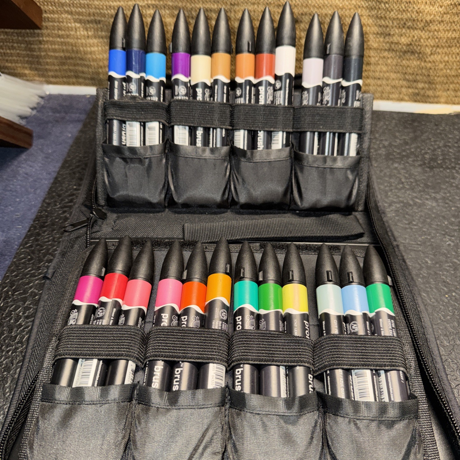 Winsor And Newton Promarker Brush Set With Carrying Case 24 Count