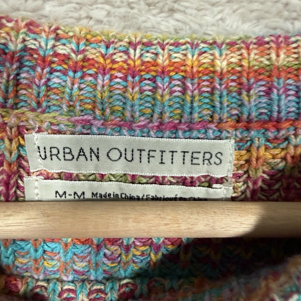 Suéter tejido Urban Outfitters para mujer talla mediana multicolor arco iris   Foto 3 de 4