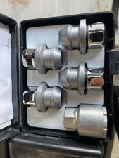 22mm Decorative wheel lock kit for GMC Sierra 1500, 2500, 3500 And Yukon