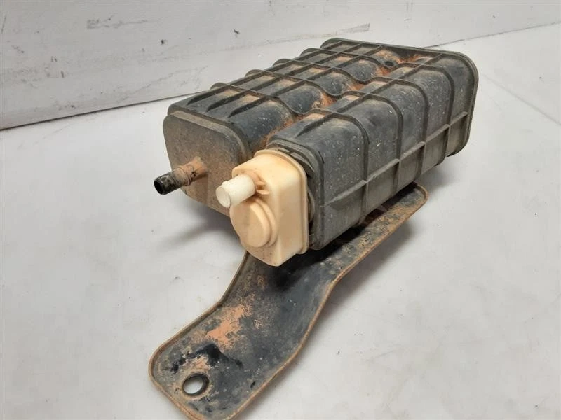 Bote de vapor de combustible Jeep JK Wrangler Evap P04891781AB 2007 2008 2009 2010 095585 Foto 3 de 4