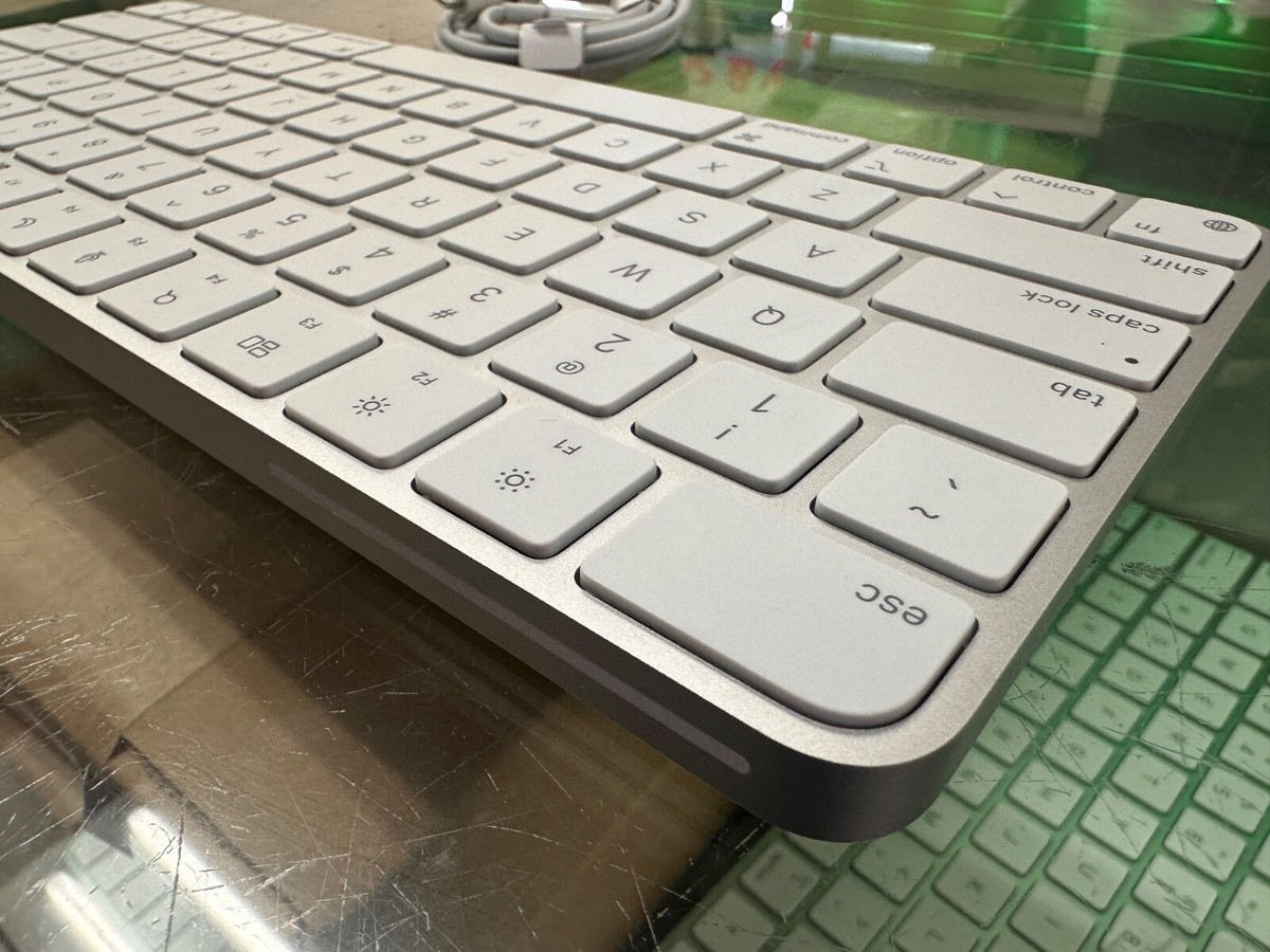 Genuine Apple Magic Keyboard w/ Touch ID White / Silver