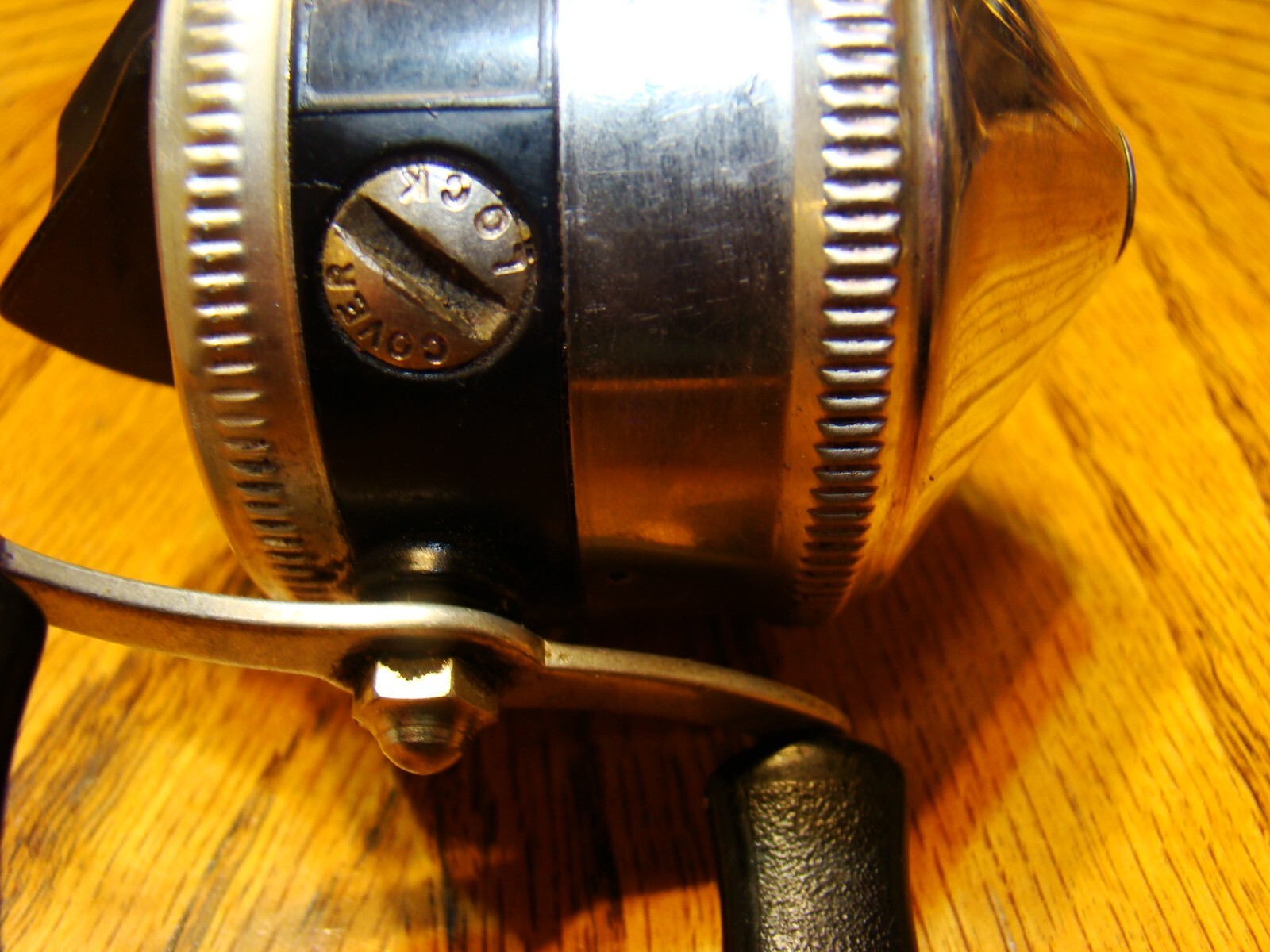 U8002 PR ZEBCO 33 METAL FOOT MADE IN USA FISHING
