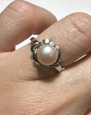 Vintage Sterling Silver Pearl Flower CZ Size 6 Ring DD4