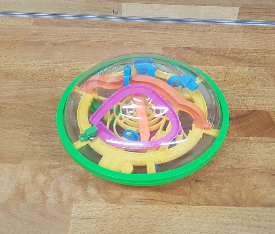 Original Playtastic 720°-Geschicklichkeits-Spiel UFO Labyrinth (3D) - Bild 2 von 4