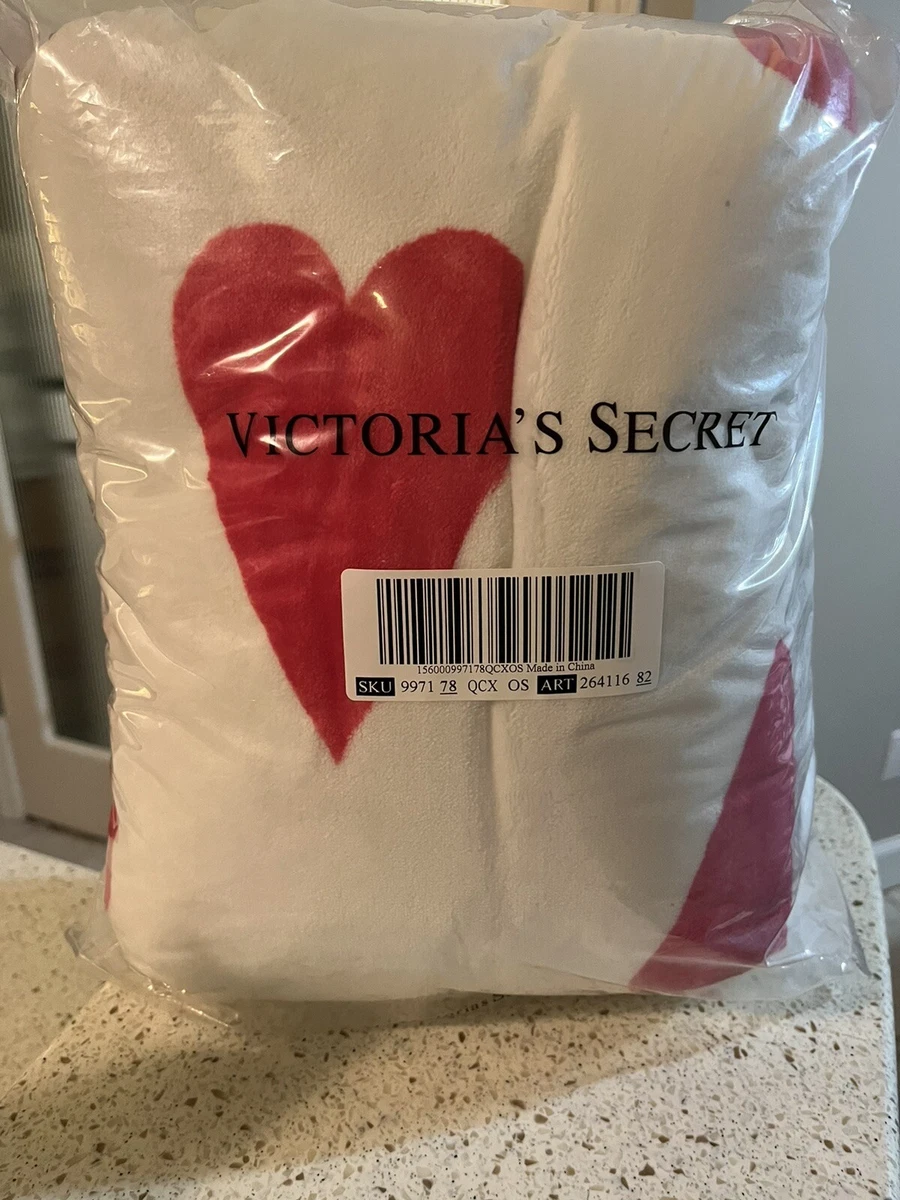 Victoria s Secret Love HEART Valentine s Day FLEECE BLANKET 50 x 60