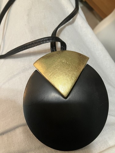Halskette Gerda Lynggaard Monies rund - Anhänger Ebenholz Holz Goldfolie Deko - Bild 5 von 9