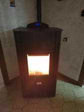 stufa a pellet idro 15 kW nuova  acquistata da 1 mese com modulo wifi gestibile.