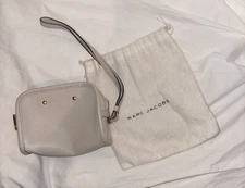 Beige/White Leather Marc Jacobs Wristlet Gold Zipper 