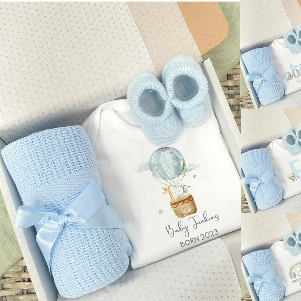 ALLABOUTTHEBUMP Personalisiertes neues Baby Junge Geschenkkorb Set [Hello World I'm | Born in 2025]