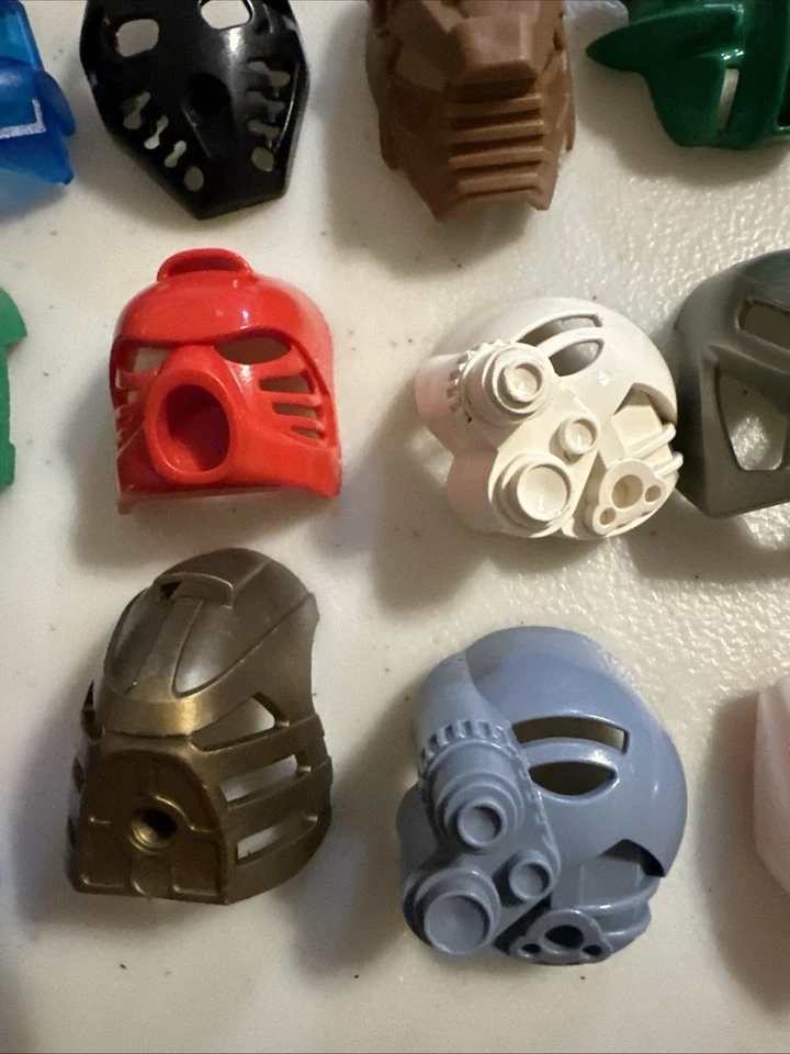 Lego Bionicle Hero Máscaras de Fábrica Lote a Granel 22 Máscaras De Colección Raro Oro Y Otros Foto 4 de 4