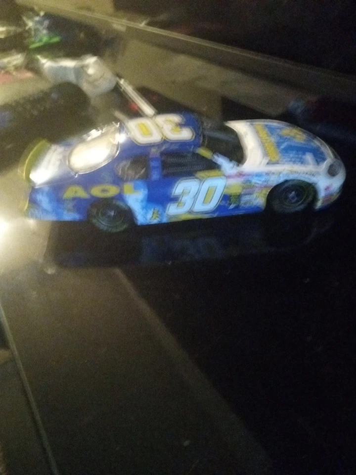 Car toy made of metal you can open from trunk and Back trunk. - Image 3 of 4