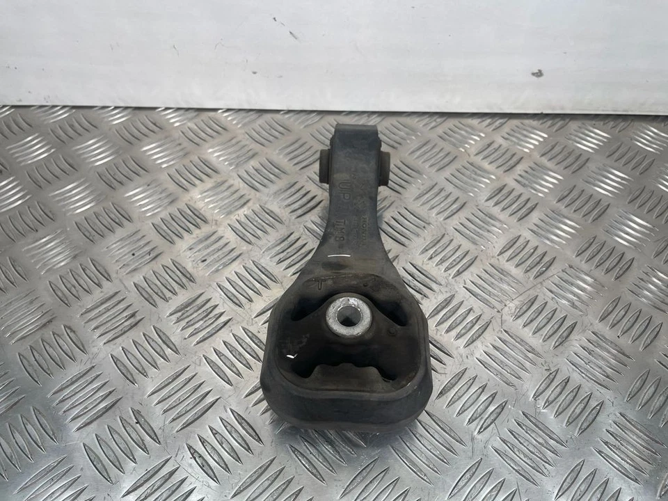 Honda Insight 2010 Petrol / electricity kW Engine mount bracket PA66GF50 LIQ8253 - Image 3 of 4