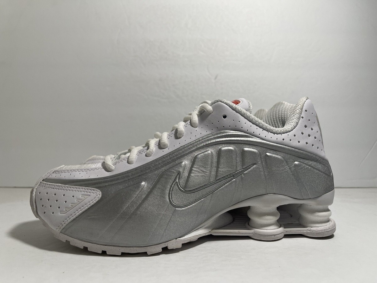 NIKE SHOX R4 ナイキ AR3565-101 New Nike Shox R4 White Metallic Silver 2024 AR3565-101