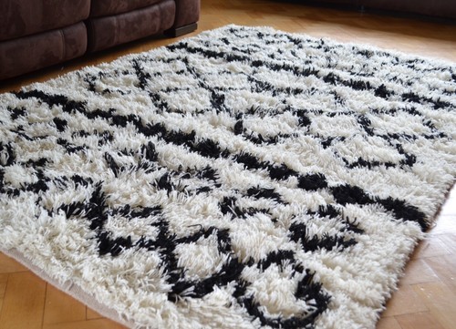 Handmade Wool Indian Rug 5'x7' Cream & Black Moroccan-style Criss Cross Pattern - Picture 6 of 6