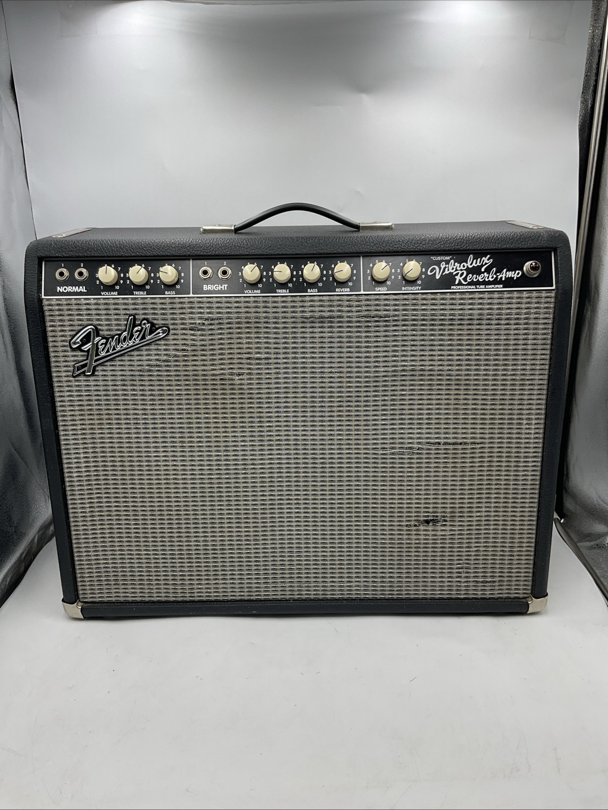 Vintage 2001 Fender Custom Vibrolux Reverb-Amp Professional Tube Amplifier S1