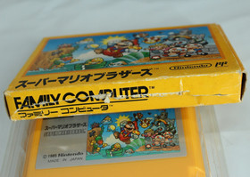 SUPER MARIO BROS   NINTENDO  FAMICOM / NES  FC. STILL IN PLASTIC 100% AUTHENTIC