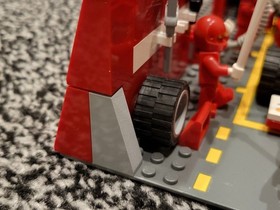 LEGO 8375 Ferrari F1 Pit Set Racers Ferrari 2004 Sealed