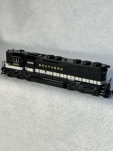 Beautiful BLI Southern RR SD-45 Hi Nose HO DCC/Sound Paragon 4 - Picture 2 of 13