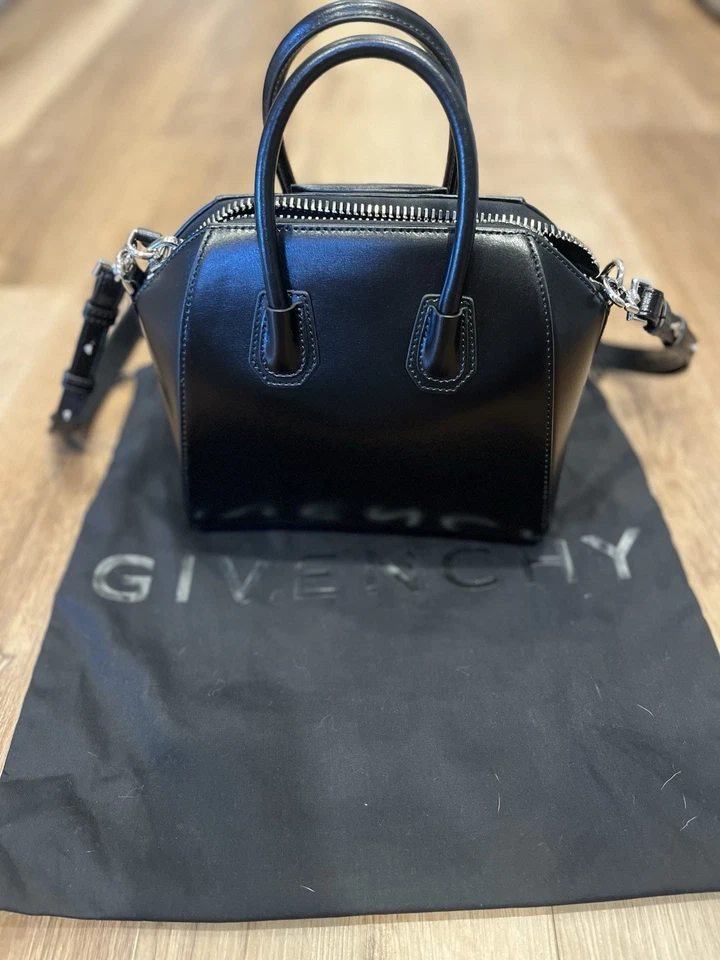 Bolso de Hombro Givenchy Antigona Estampado Pequeño Cuero Negro Foto 3 de 4