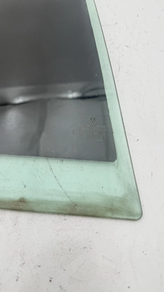 Cuarto de cristal trasero derecho Volkswagen E-Golf 18-21 43R001057 OEM Foto 2 de 4