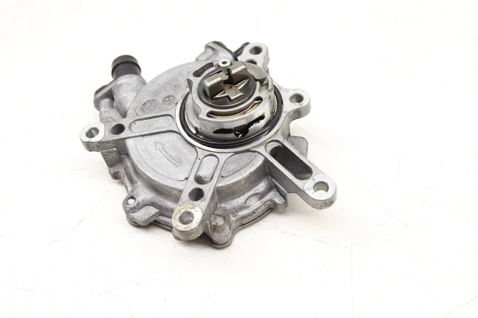 Mercedes-Benz GLE63 AMG 2016-2019 - Bomba de vacío del motor 2762300065 Foto 2 de 4