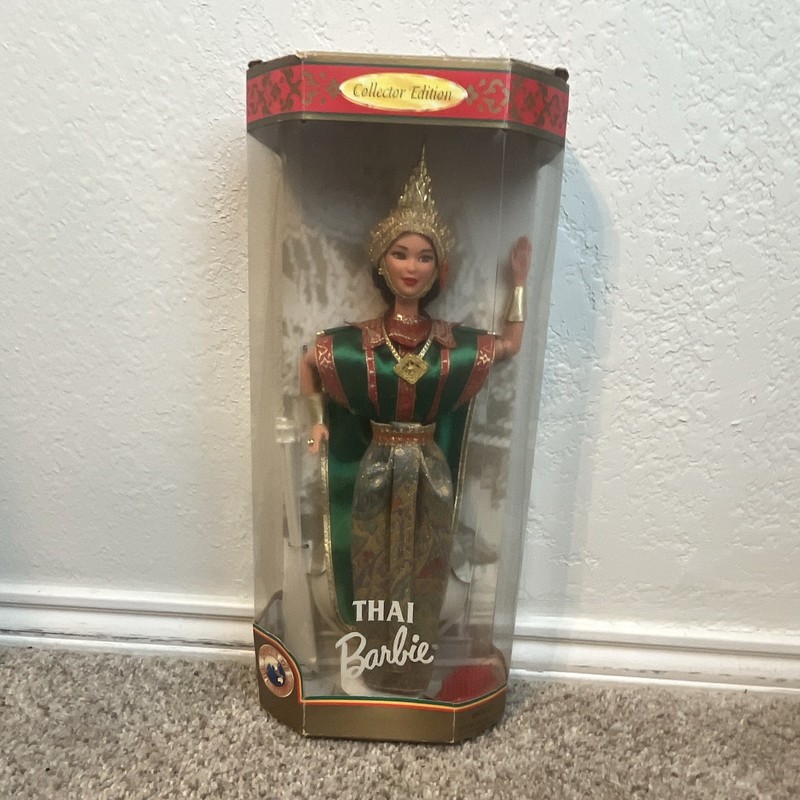Barbie Dolls of the World Thai Barbie Collector Edition Fashion Doll 1997 12in