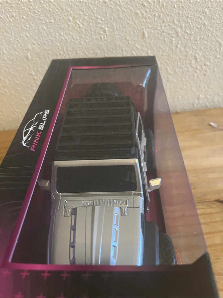 Jeep Wrangler Jada Pink Slips 2025 *Chase 2023 *Llanta rosa diecast escala 1:24 muy buena condición Foto 3 de 4