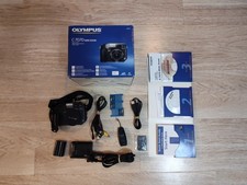 Olympus C-7070 Wide Zoom Complete w/ Box Battery Charger xD Cards Manual Cables