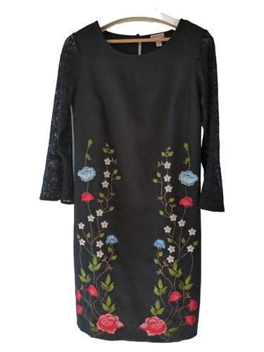 SHEIN MOD Abi inserti in pizzo con manica a sbuffo dettaglio fiocco SHEIN MOD Abi inserti in pizzo con manica a sbuffo dettaglio fiocco