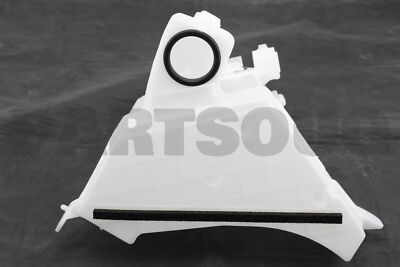よーちん　603030 GENUINE OEM TOYOTA 10-24 4RUNNER WINDSHIELD WASHER FLUID RESERVOIR