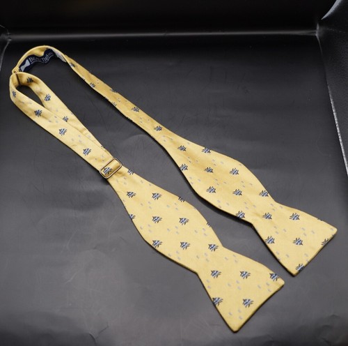 Pajarita para hombre BEAU TIES Ltd bordada en pescado 100 % seda hecha en EE. UU. - Imagen 2 de 6